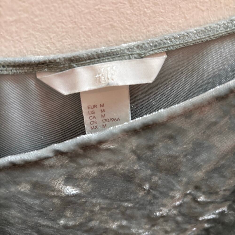H&M Crushed Velvet Light Mint Ice Green V-neck tank top- size M - Picture 3 of 5
